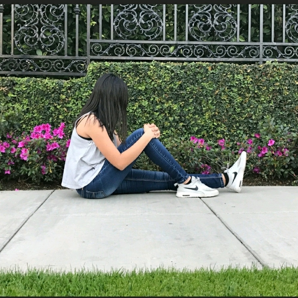 Meet your Posher, Valeria